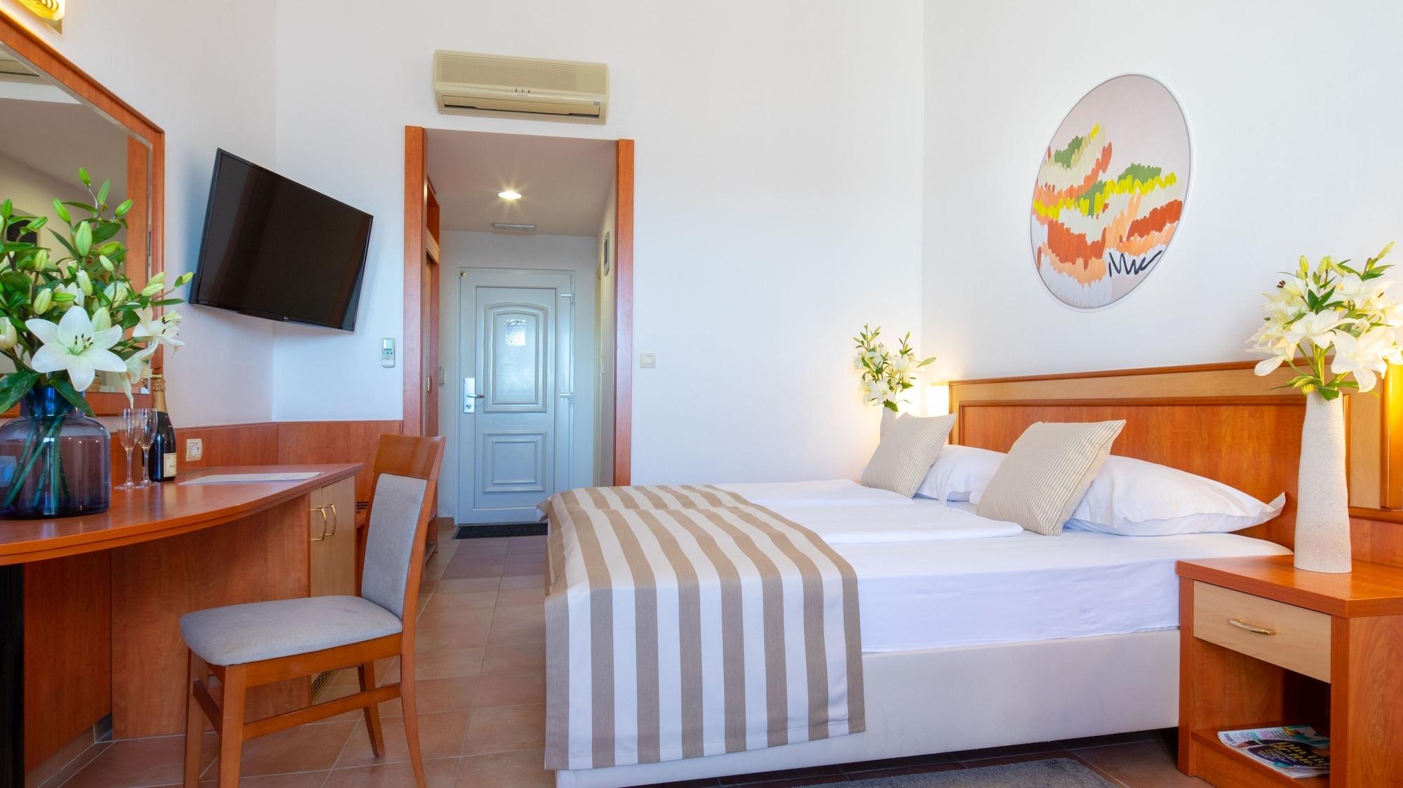 Bluesun Holiday Village Afrodita Tucepi Luaran gambar